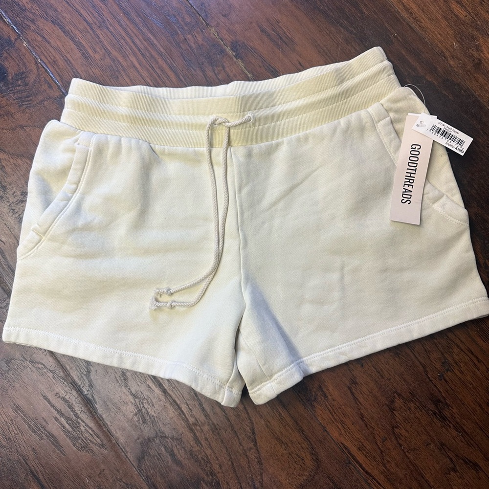 Goodthreads Women's Heritage Fleece Drawstring Shorts. <<<<82>>>>> - Picture 3 of 8